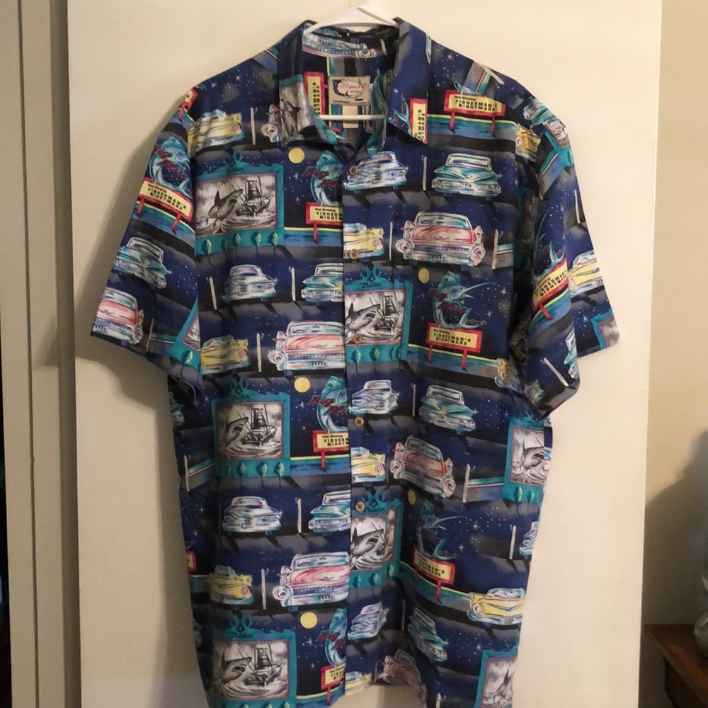 Men’s Bluewater buttoned down shirt.